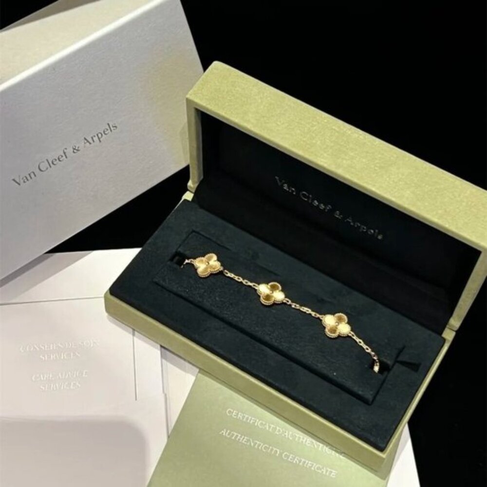 Authentic Van Cleef & Arpels 18k bracelet - Picture 4 of 6